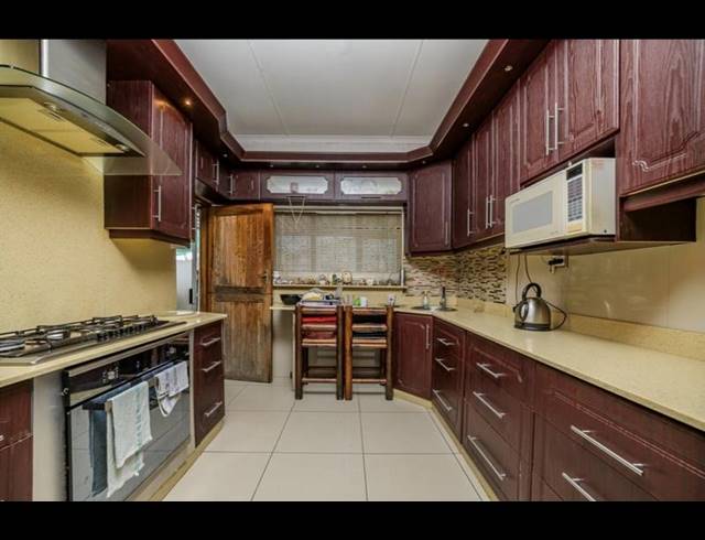 3 BEDROOM HOUSE FOR SALE IN BAYVIEW